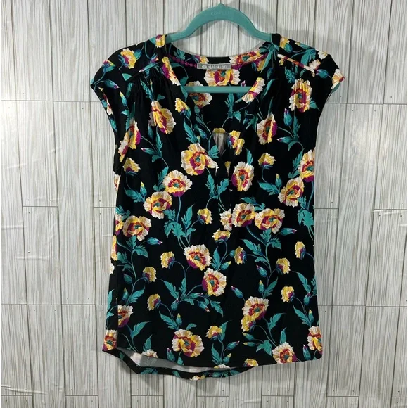 Daniel Rainn Floral Top - Picture 1 of 5